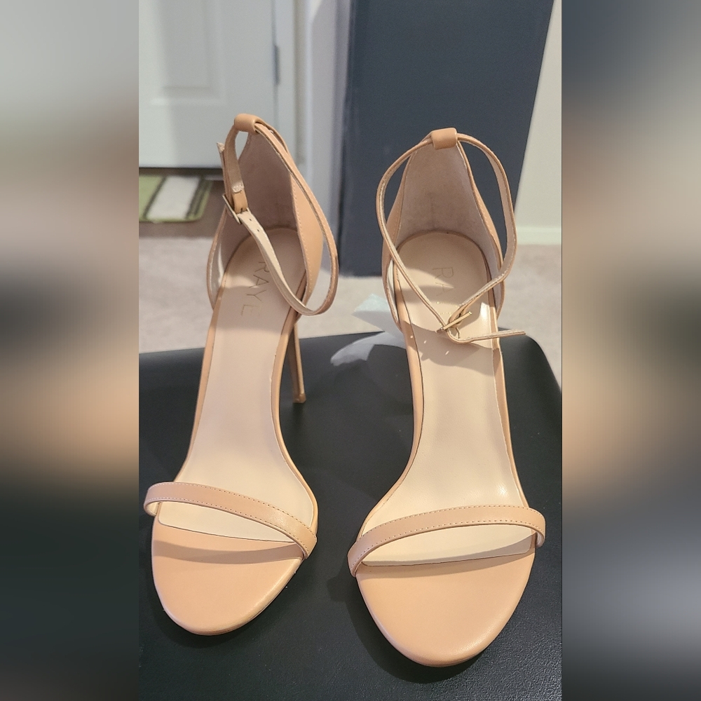 Heels - Picture 4 of 9
